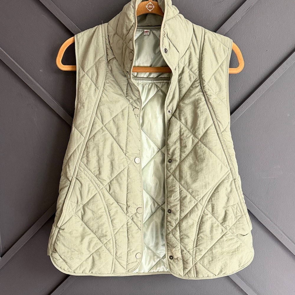 Quilted Olive Green Sleeveless Vest